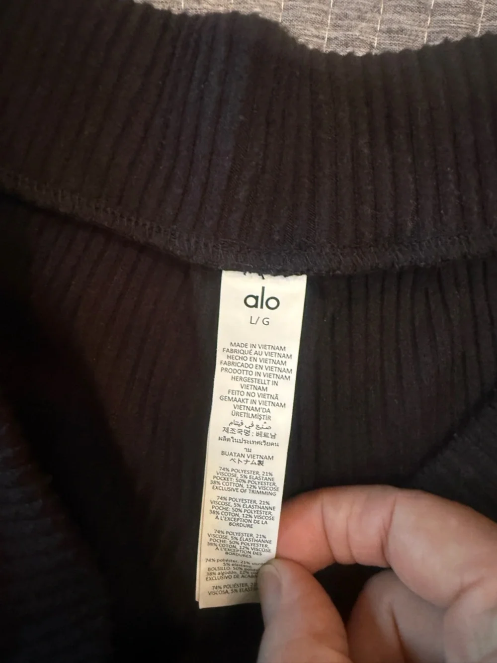 Alo Yoga Muse Set - Pullover and Wide Leg Pants - Picture 6 of 6